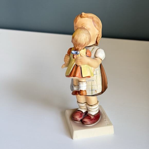 RARE Goebel Hummel KISS ME with SOCKS #311 - TMK4 - Old Style - West Germany - Picture 4 of 6